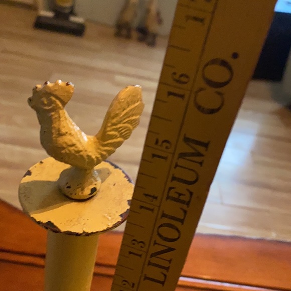 Rooster paper towel holder - Picture 2 of 8